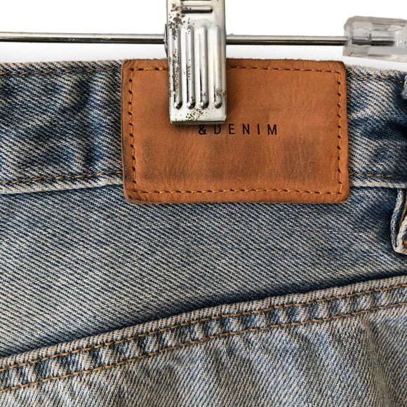 H&M frayed edge light wash denim straight leg jean - Picture 5 of 6